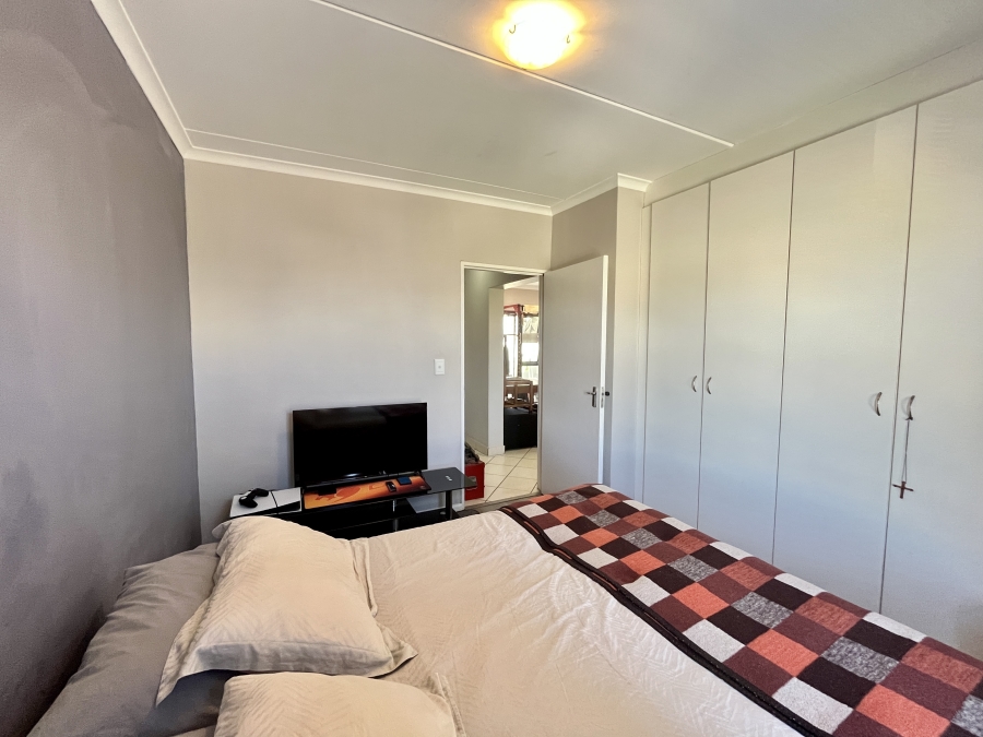 To Let 2 Bedroom Property for Rent in Burgundy Estate Western Cape